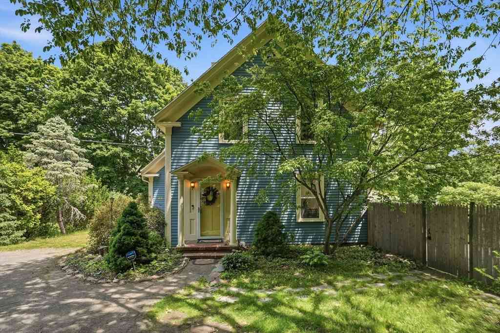 Homes For Sale - 207 Dodge St<br/> Beverly, MA 01915