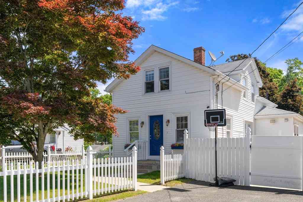Homes For Sale - 48 Hudson St<br/> Attleboro, MA 02703
