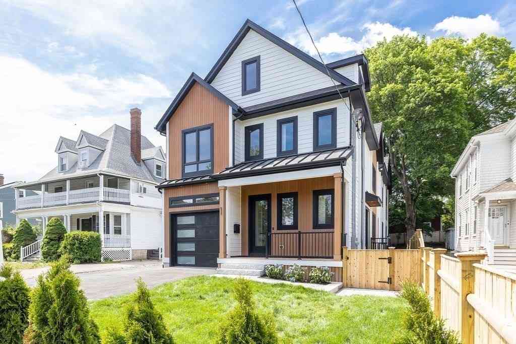 Homes For Rent - 1597 Centre St #2<br/> Newton, MA 02461