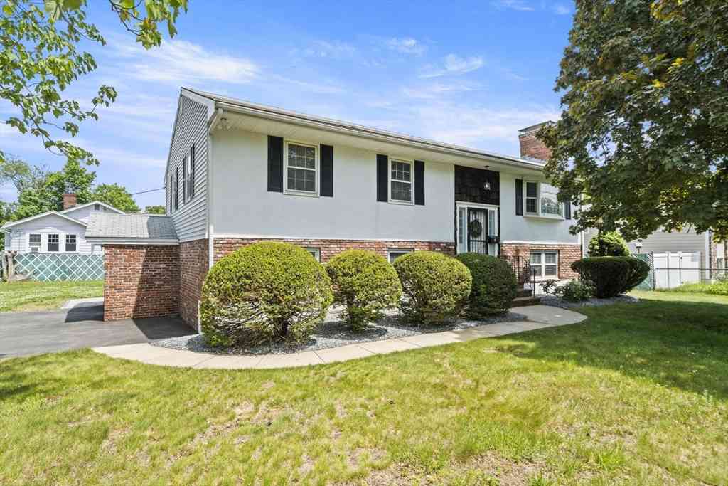 Homes For Sale - 8 Main St<br/> Wilmington, MA 01887