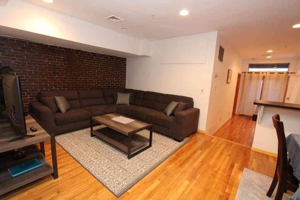 Apartment For Rent - 49-51 Temple #2R<br/> Boston, MA 02111