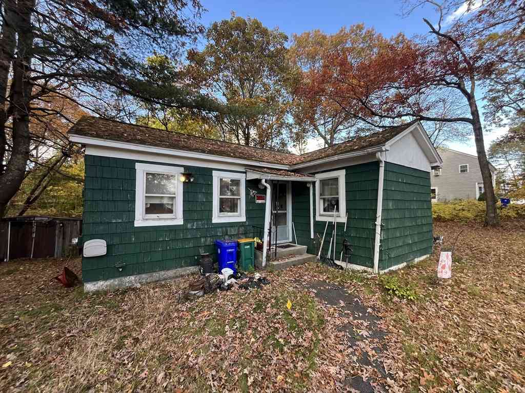 Homes For Sale - 75 Grant St<br/> Attleboro, MA 02703