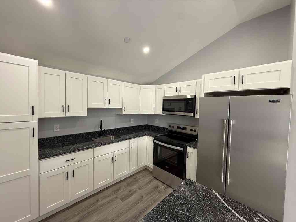 Apartment For Rent - 126 Cross St #3<br/> Lawrence, MA 01841