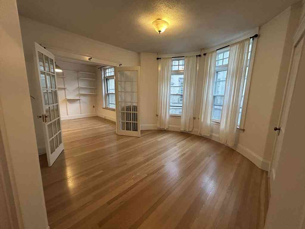 Apartment For Rent - 1675 Beacon St. #2<br/> Brookline, MA 02445