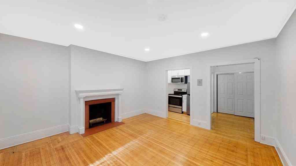 Apartment For Rent - 205 Beacon #BF<br/> Boston, MA 02116