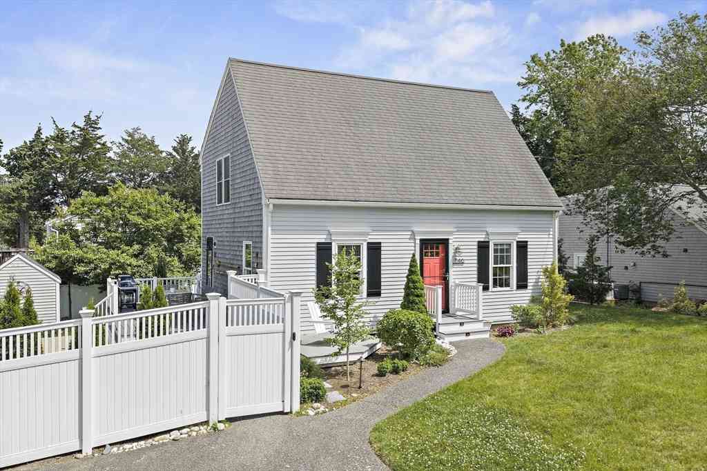 Homes For Sale - 1146 Ferry St<br/> Marshfield, MA 02050