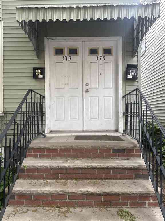 Apartment For Rent - 375 Prospect St #2<br/> Cambridge, MA 02139