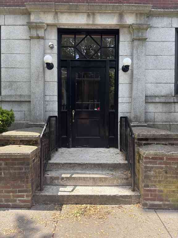 Apartment For Rent - 12 Prince St #2<br/> Cambridge, MA 02139
