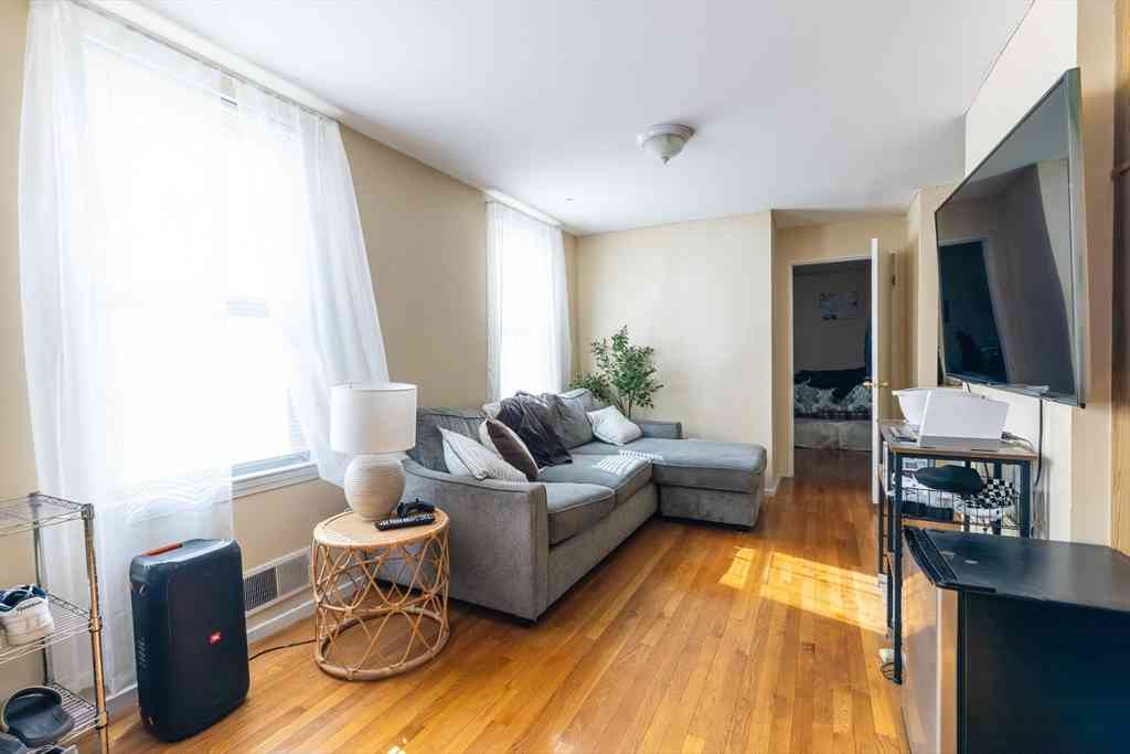 Apartment For Rent - 218 West 8th #2<br/> Boston, MA 02127