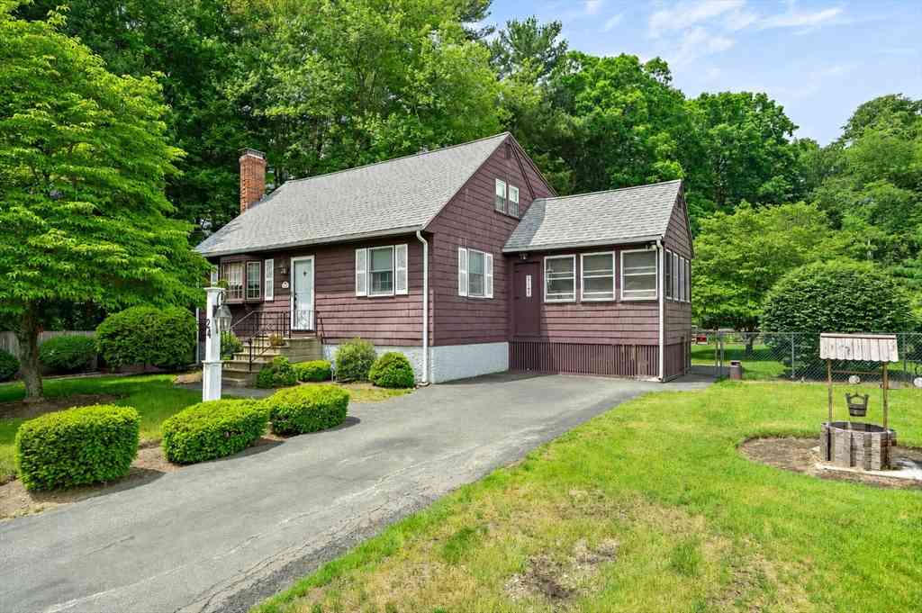 Homes For Sale - 24 Spallus Road<br/> Norfolk County, Stoughton, MA 02072