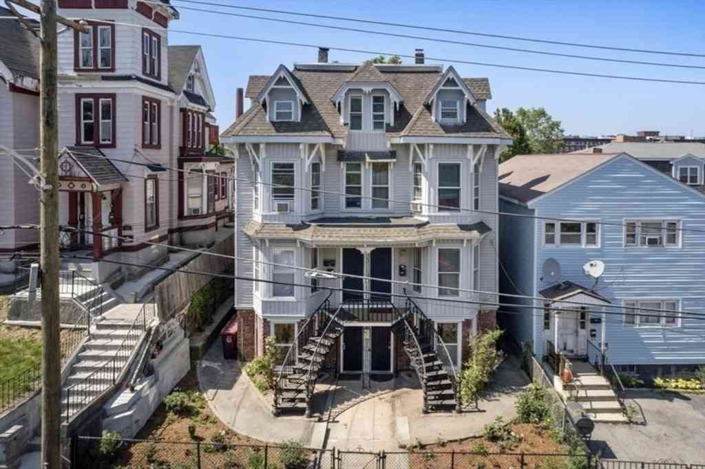 Homes For Rent - 153 Summer St<br/> Lowell, MA 01852