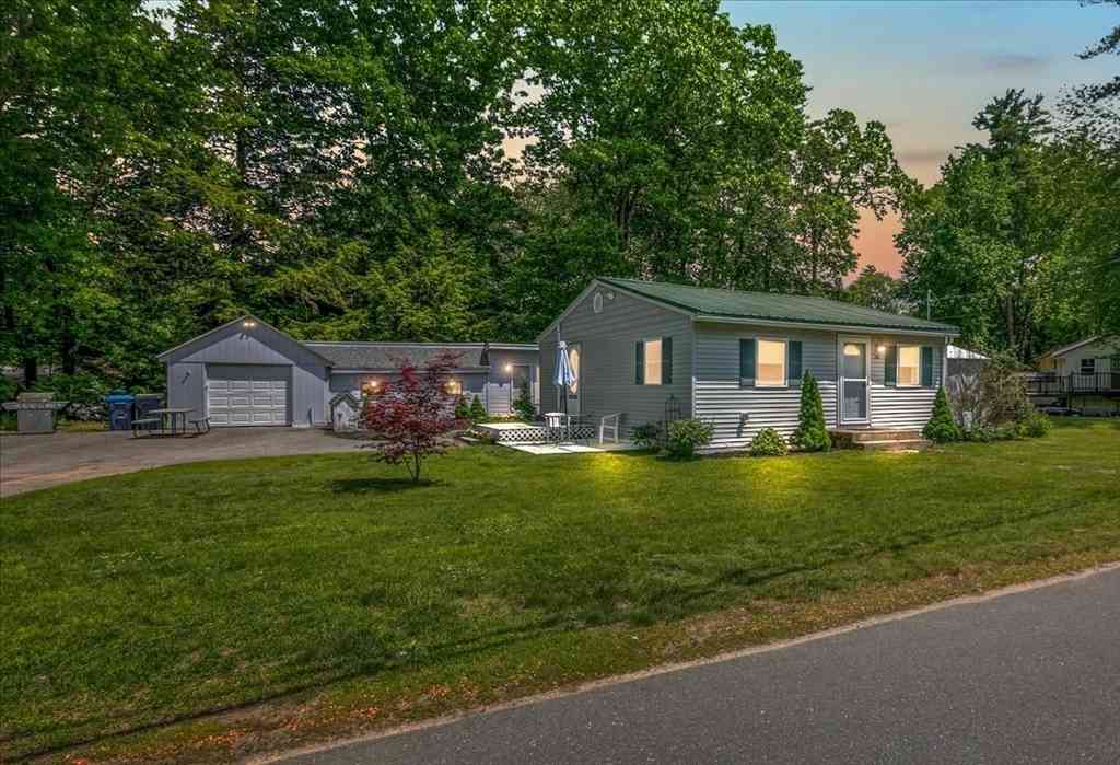 Homes For Sale - 22 Collette's Grove Rd<br/> Derry, NH 03038