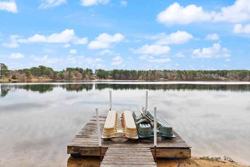 Homes For Sale - 104 W Pond Rd<br/> Plymouth, MA 02360