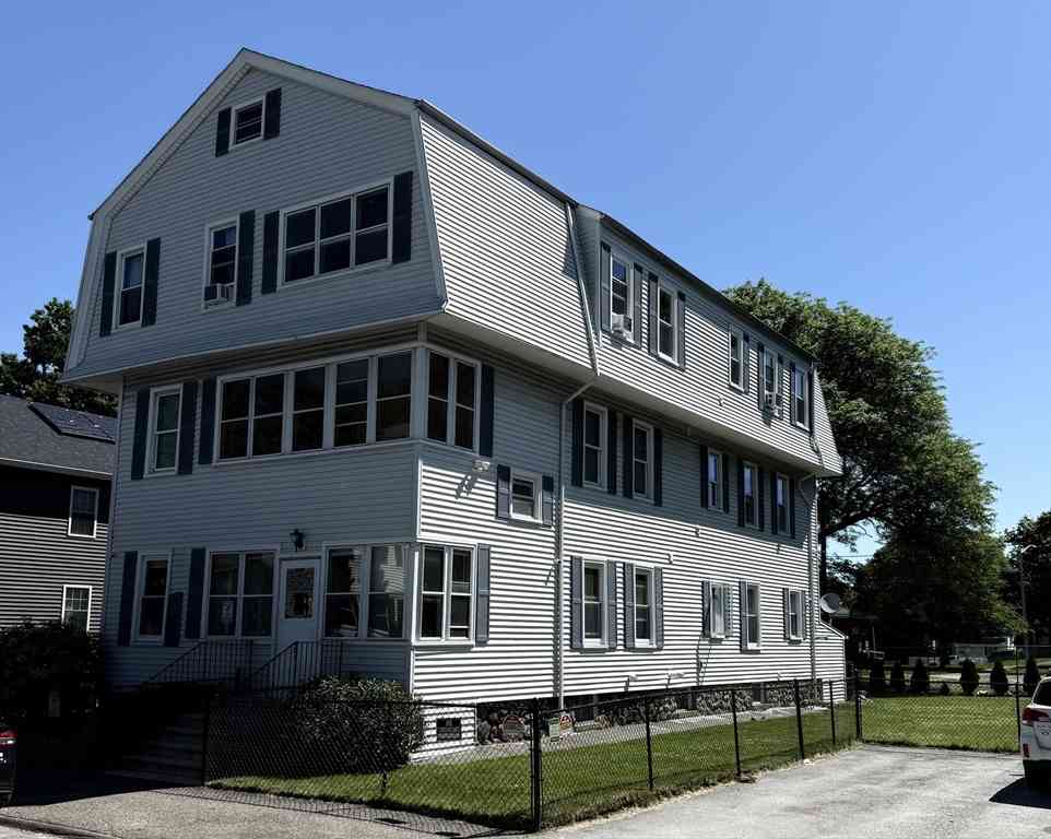 Apartment For Rent - 57 Vale Street #3<br/> Worcester, MA 01604