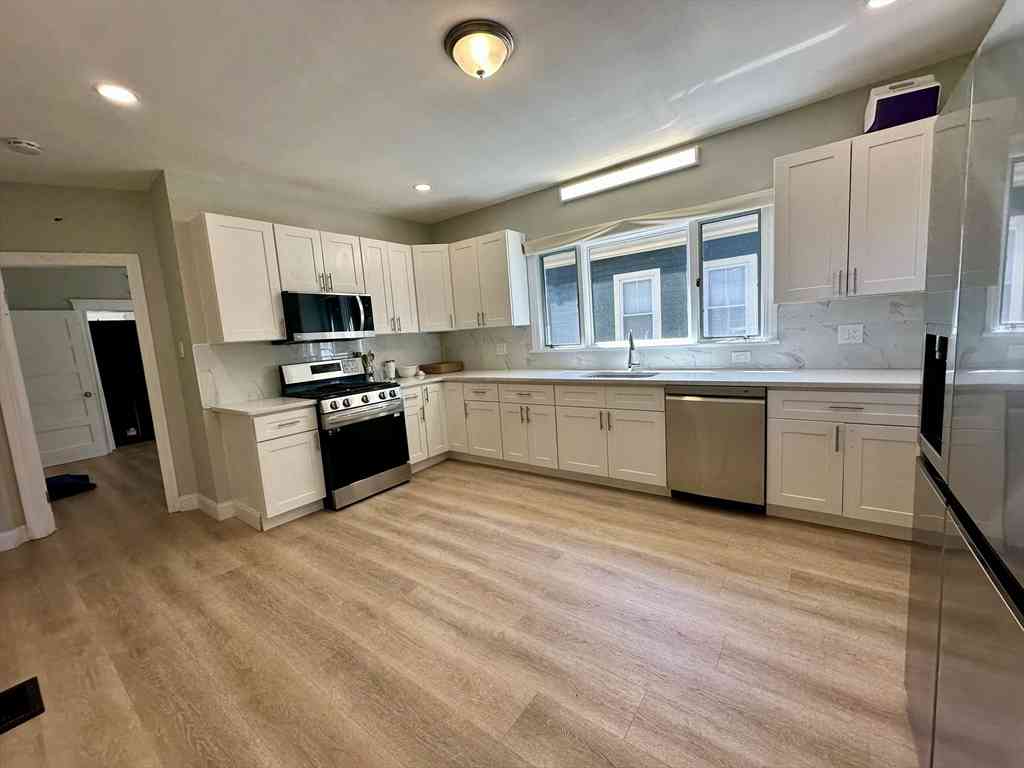 Apartment For Rent - 18 Bromfield #2<br/> Somerville, MA 02144