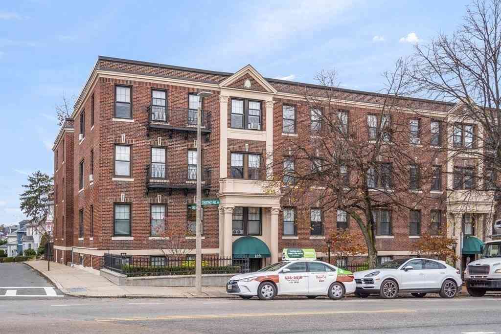 Condo For Rent - 189 Chestnut Hill Ave #8<br/> Boston, MA 02135