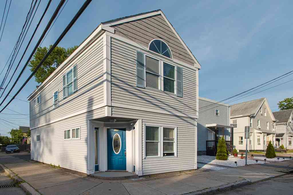 Homes For Sale - 120 Arlington St<br/> Framingham, MA 01702