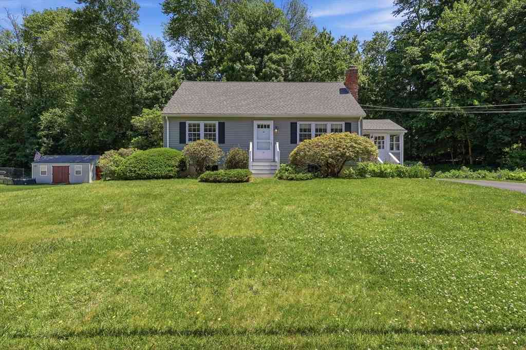 Homes For Sale - 27 Richardson Road<br/> Hudson, MA 01749