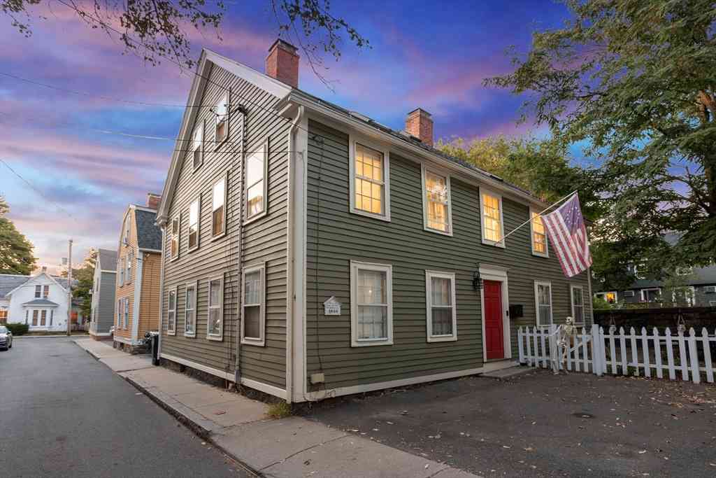 Condo For Sale - 4 North Pine Street #2<br/> Salem, MA 01970