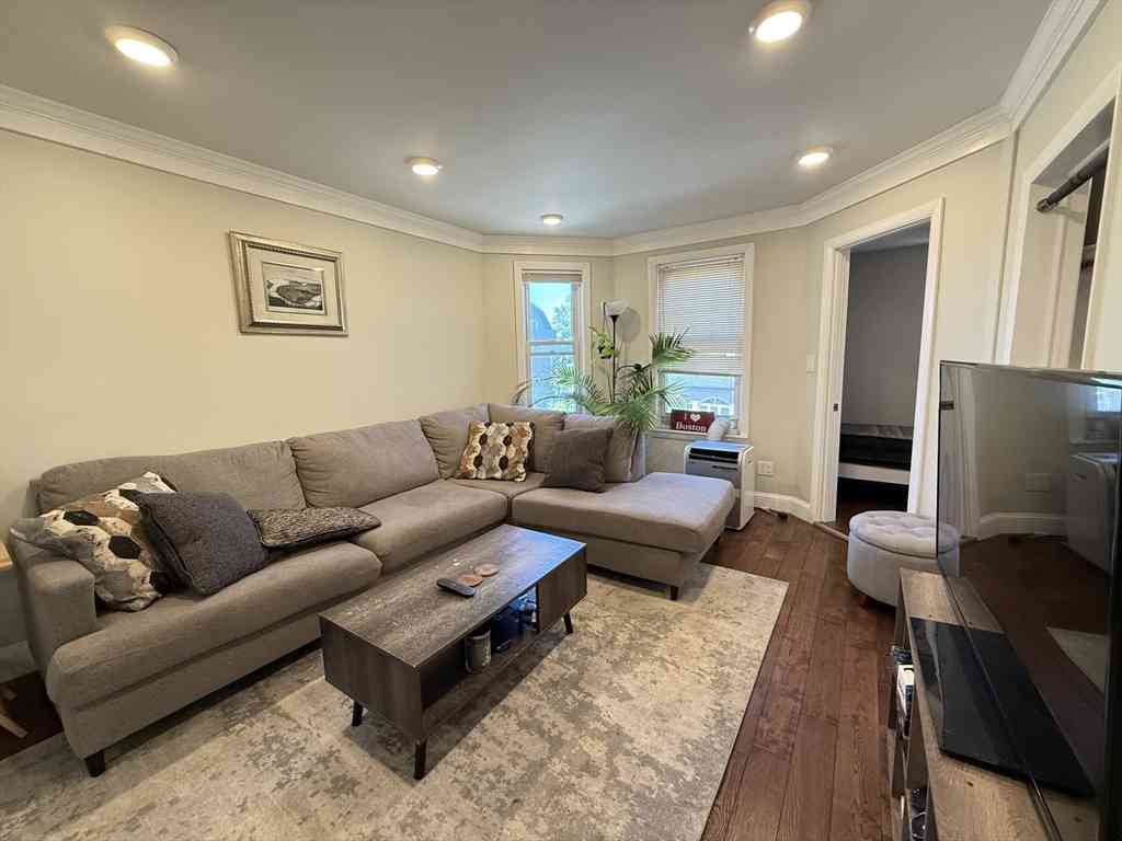 Apartment For Rent - 13-15 Pennsylvania Ave. #2<br/> Somerville, MA 02145