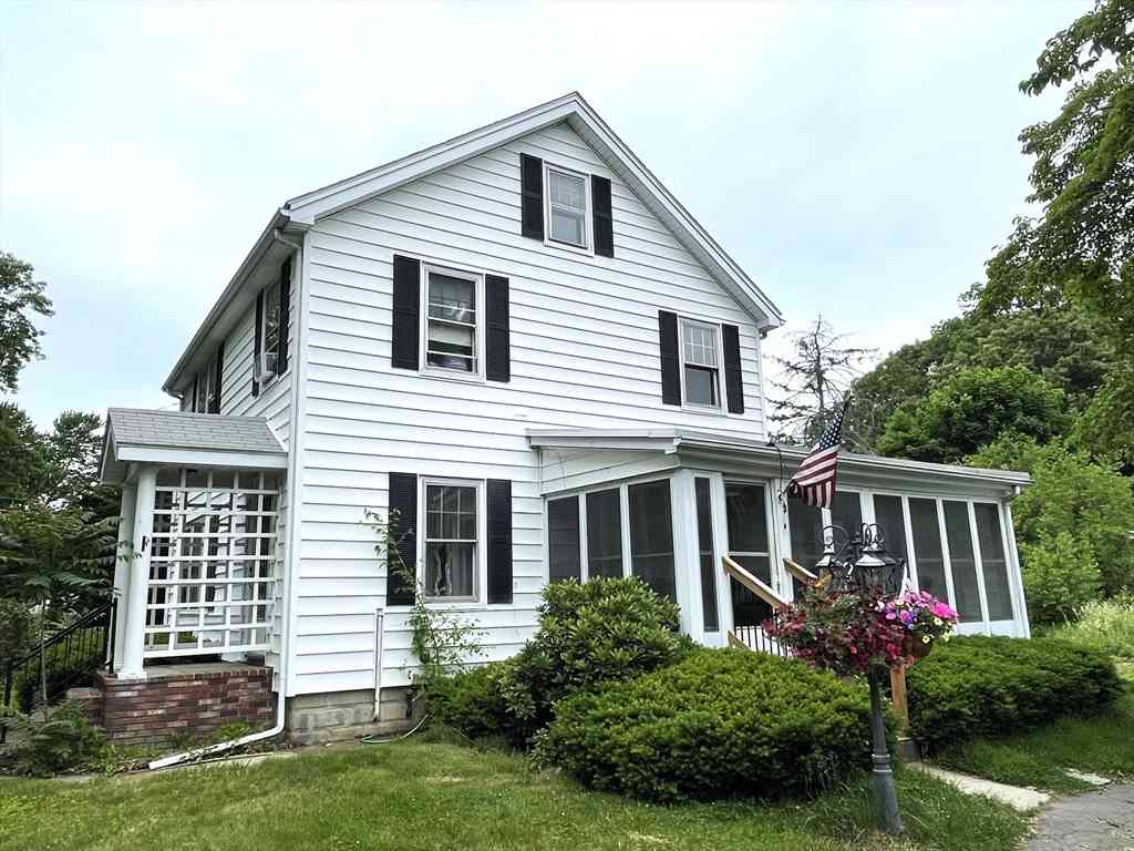 Homes For Sale - 3 Lowell St<br/> Burlington, MA 01803