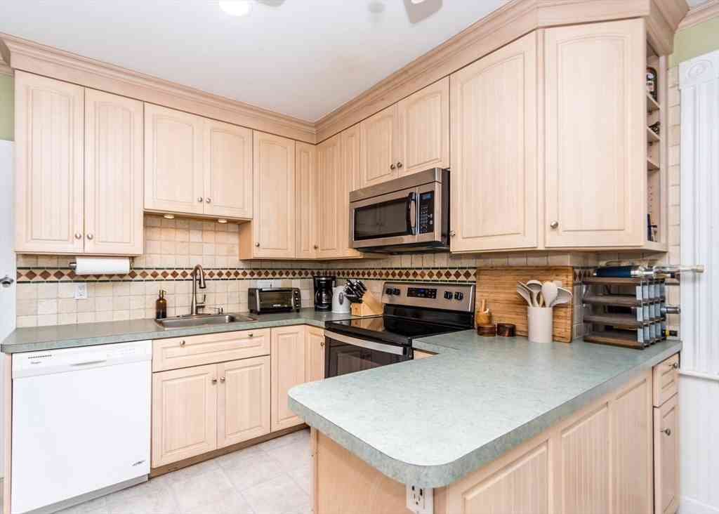 Apartment For Rent - 103 High Street #2<br/> Waltham, MA 02451