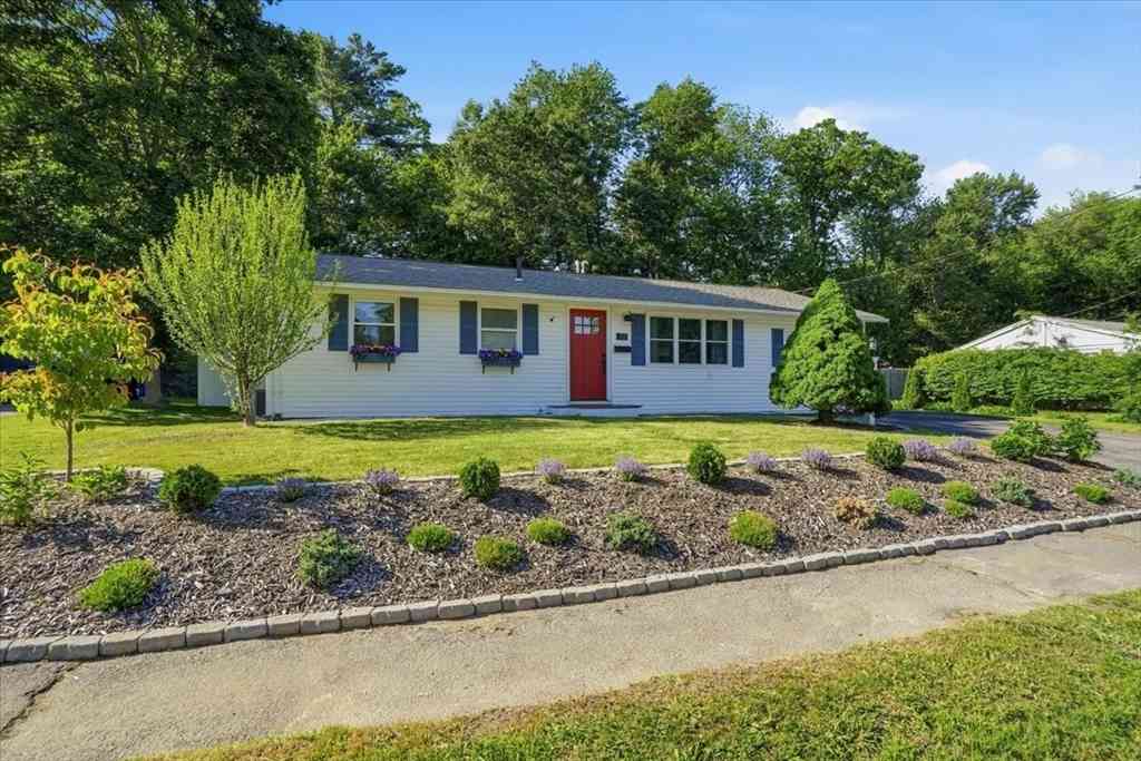 Homes For Sale - 72 Josh Gray Rd<br/> Rockland, MA 02370