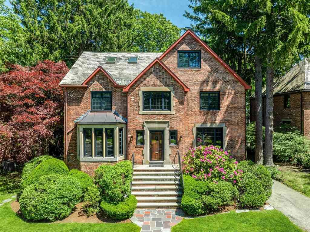 Homes For Sale - 79 Woodchester Dr<br/> Newton, MA 02467