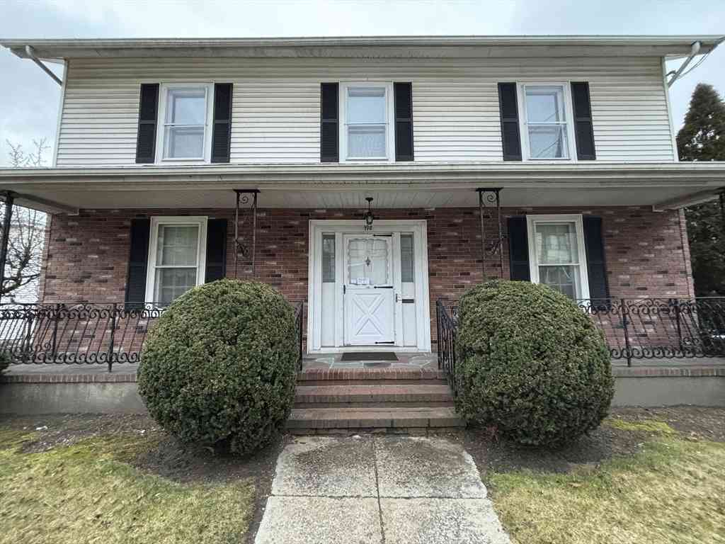 Apartment For Rent - 198 Washington St #1<br/> Somerville, MA 02143