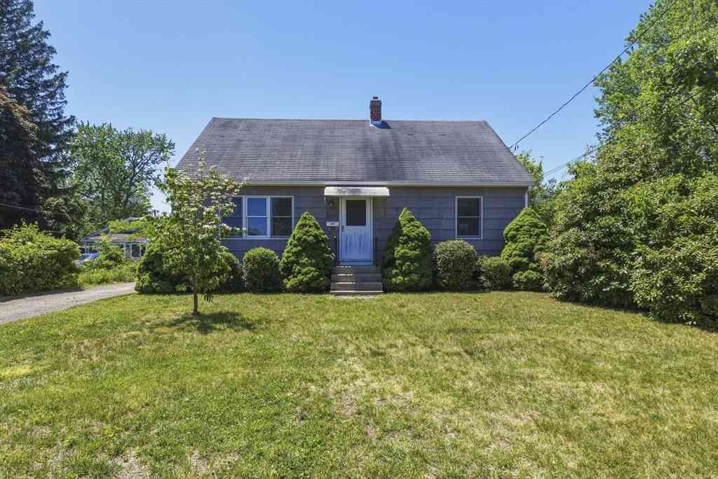 Homes For Sale - 20 Felix St<br/> Chicopee, MA 01020