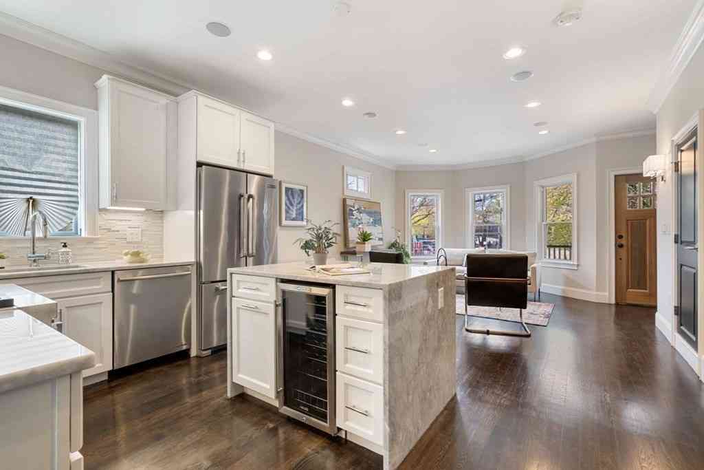 Condo For Rent - 110 Albion St. #1<br/> Somerville, MA 02144