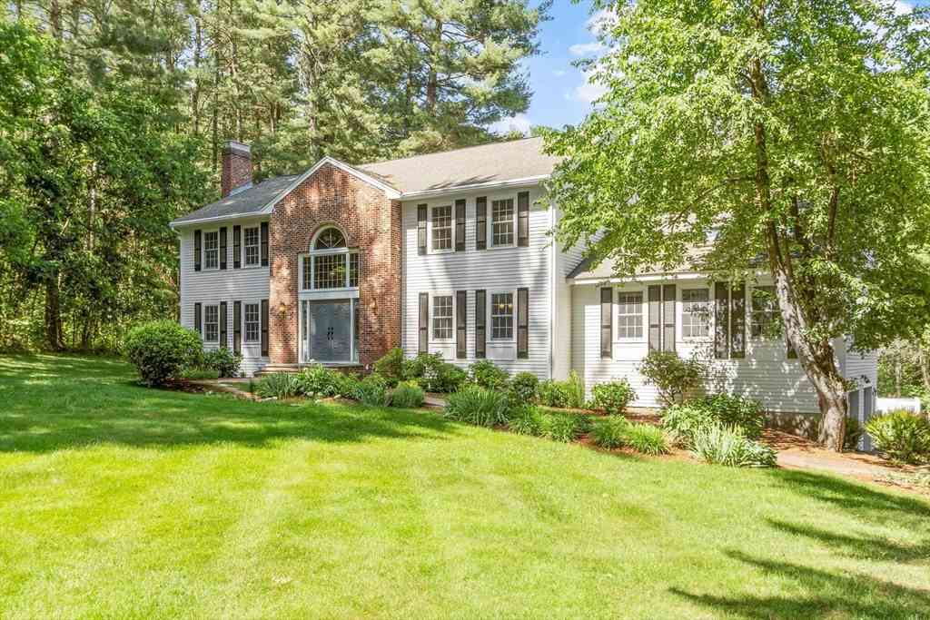 Homes For Sale - 123 Oak Knoll Rd.<br/> Carlisle, MA 01741