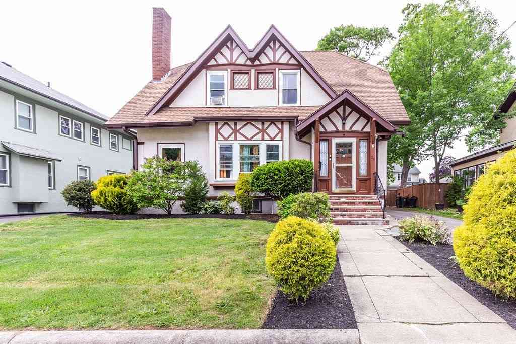 Homes For Sale - 26 W Elm Ter<br/> Brockton, MA 02301