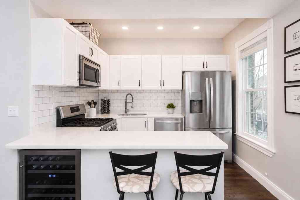 Condo For Rent - 656 E 7th St #2<br/> Boston, MA 02127