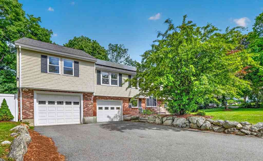Homes For Sale - 21 Hancock St<br/> Bedford, MA 01730