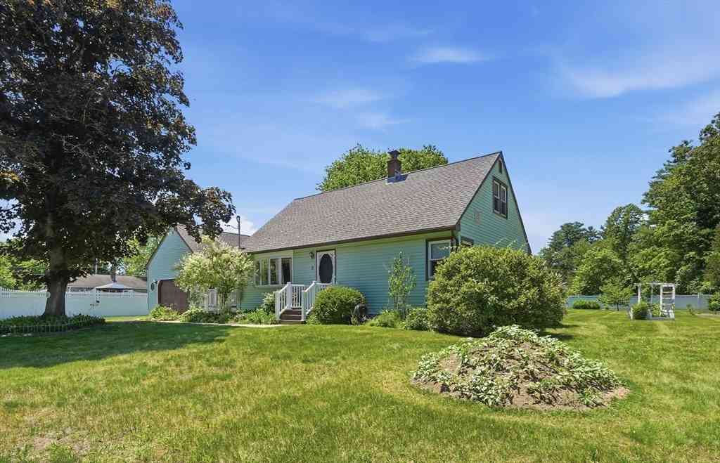 Homes For Sale - 5 Lanebrook Cir<br/> Granby, MA 01033