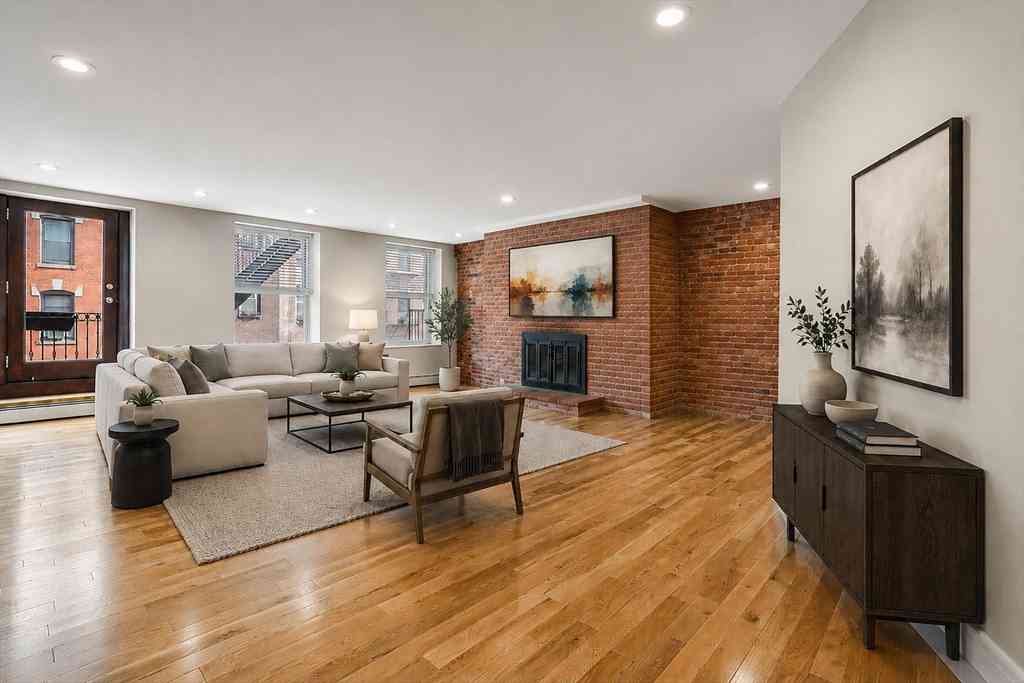 Condo For Rent - 122 Fulton Street #16<br/> Boston, MA 02109