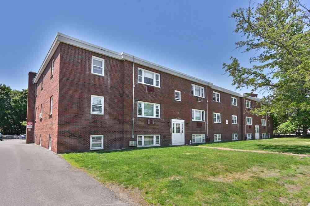 Condo For Sale - 141 Willard St #8<br/> Quincy, MA 02169