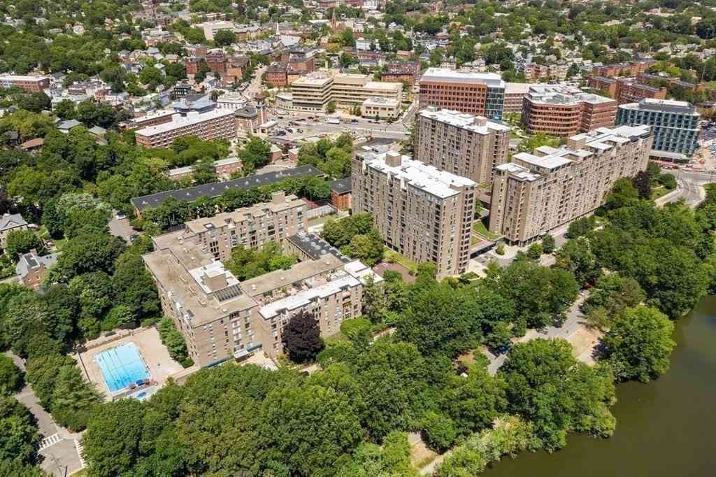 Condo For Rent - 33 Pond Ave #1014<br/> Brookline, MA 02445