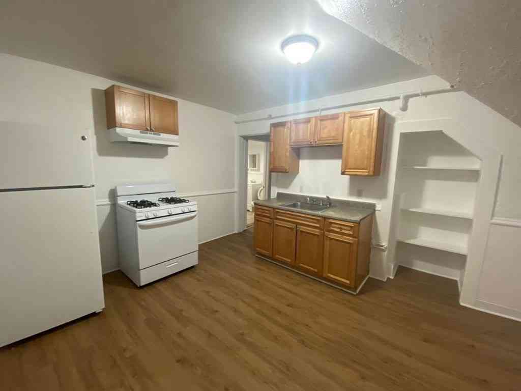 Apartment For Rent - 133 Chestnut St #5<br/> Lynn, MA 01902
