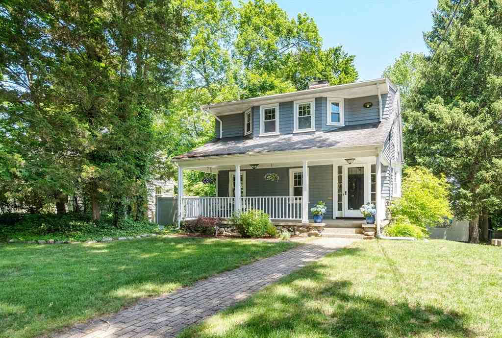 Homes For Sale - 48 Cedar St<br/> Dedham, MA 02026