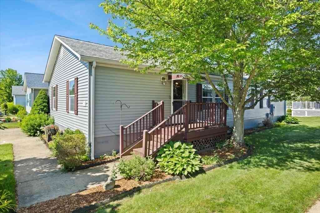 Homes For Sale - 59 Robin Dr<br/> Tiverton, RI 02878