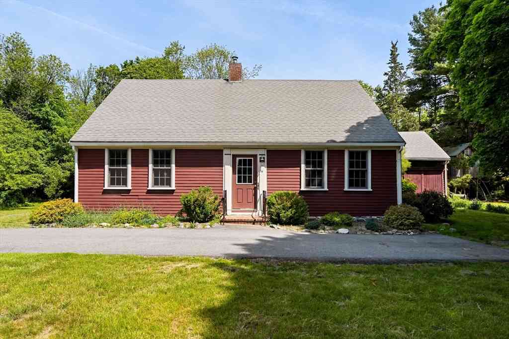 Homes For Sale - 65 Summer St<br/> Middleboro, MA 02346