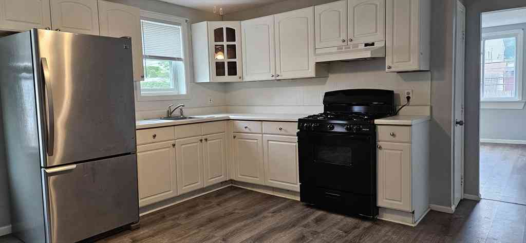 Apartment For Rent - 1986-1990 N Main St #2<br/> Fall River, MA 02720