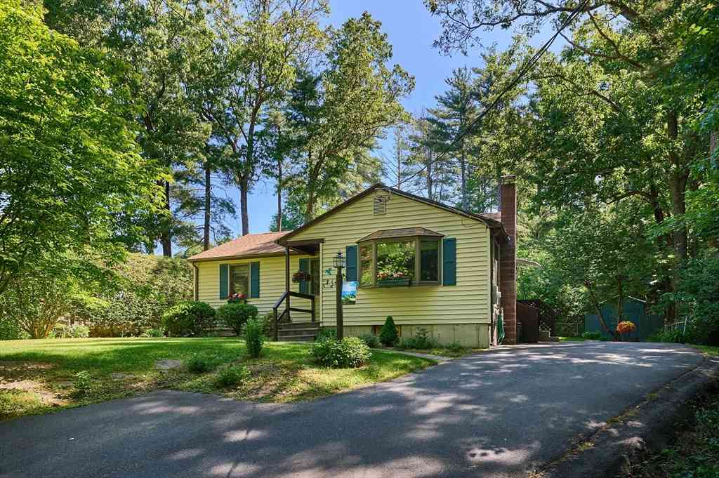 Homes For Sale - 20 Cook Rd<br/> Easthampton, MA 01027