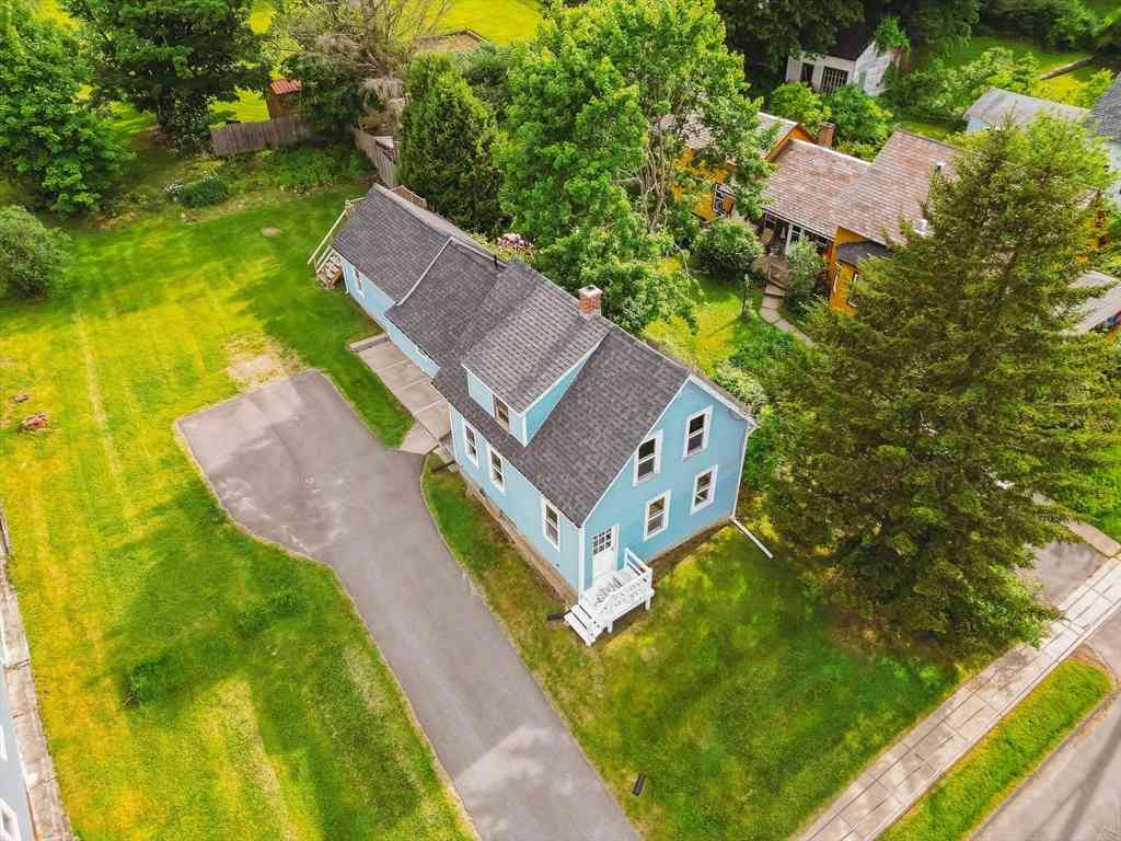 Homes For Sale - 15 School St<br/> Buckland, MA 01370