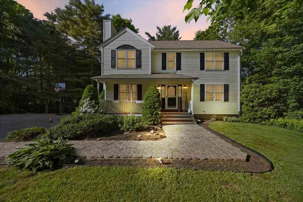 Homes For Sale - 27 N Grove St<br/> Middleboro, MA 02346