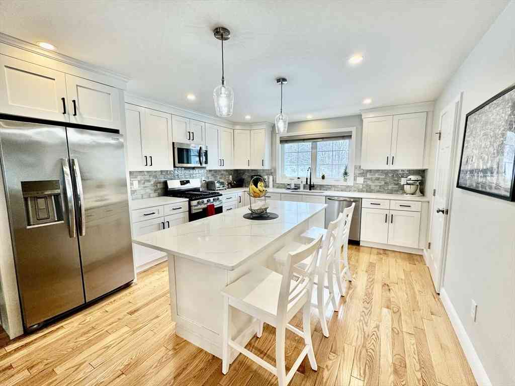 Homes For Rent - 60 Garside St #5<br/> Fall River, MA 02720