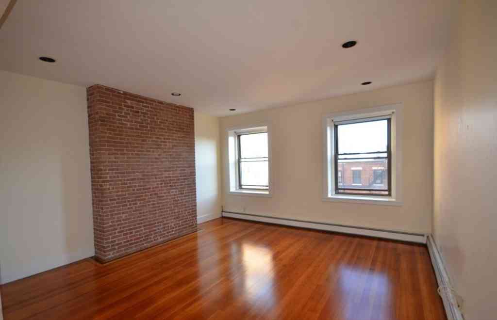 Apartment For Rent - 470 Commonwealth Ave #3R<br/> Boston, MA 02215
