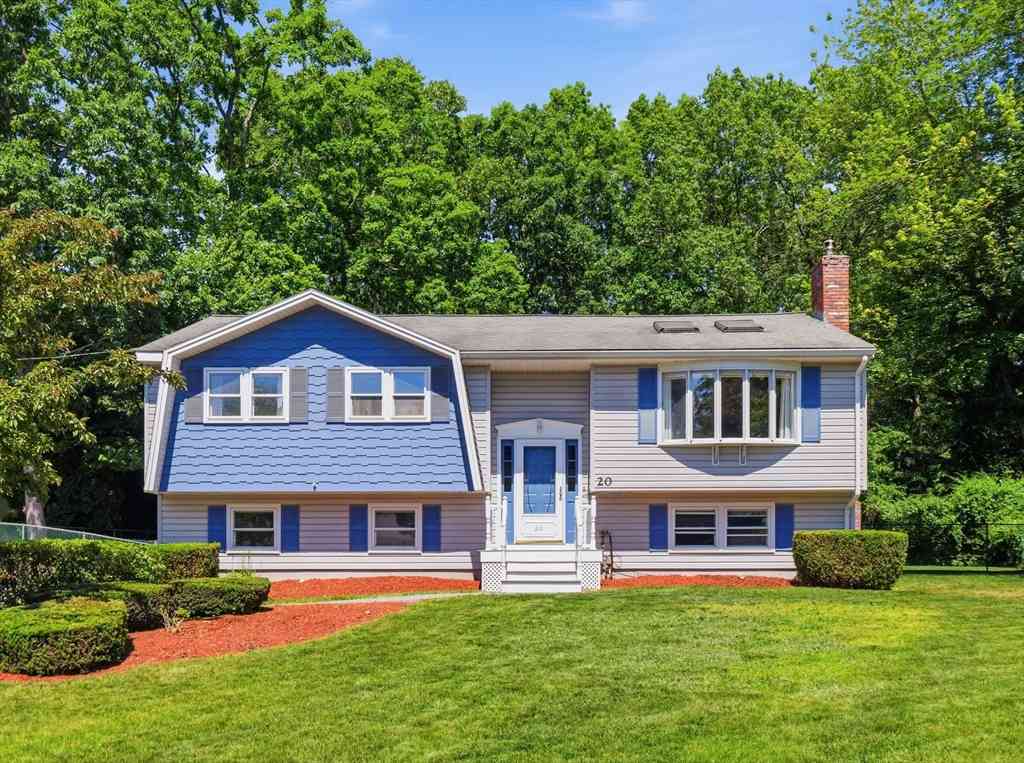 Homes For Sale - 20 Franklin St<br/> Billerica, MA 01862